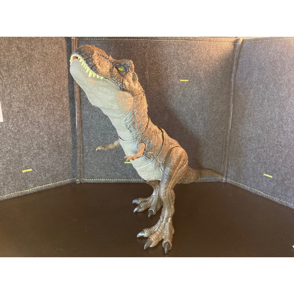 Mattel Jurassic World Thrash N Throw T-Rex Dinosaur 17" Roaring Action DNA Scan